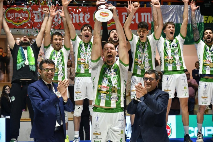 Folla di gente alla finale di Volley a Longarone, Padrin: “Se solo avessimo più alberghi…”