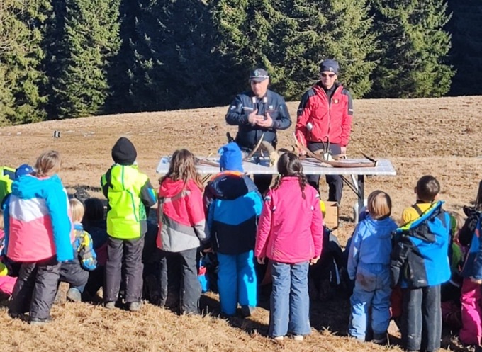 Dalla fauna selvatica alle valanghe: 180 bambini a scuola dai carabinieri forestali