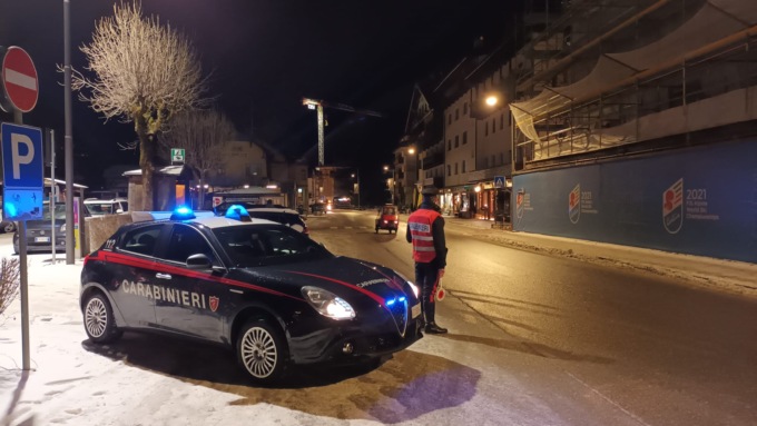 Cortina, fermate 27 auto: 5 denunce per guida in stato d’ebbrezza