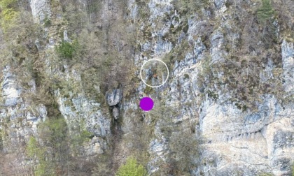 Morto pilota di parapendio sul monte Toc, la vela si è chiusa all’improvviso facendolo precipitare