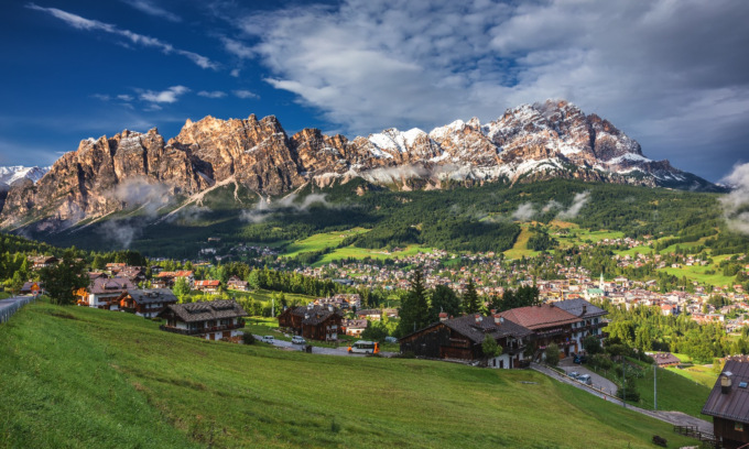 Cortina si prepara a un’estate da record: prenotazioni in crescita e alberghi di fascia media protagonisti