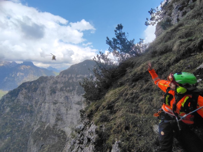Tragedia a Sospirolo: 63enne perde l’equilibrio e precipita nel vuoto