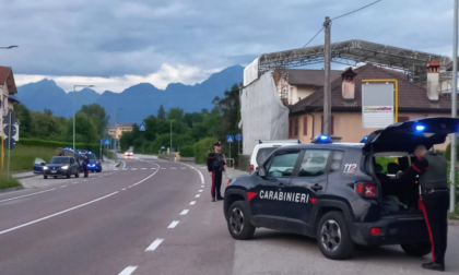 Controlli a tappeto nel Bellunese: alcol, droga e armi tra i giovani