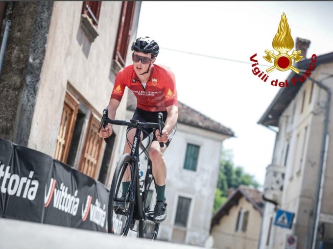 Oltre 1.300 euro raccolti dai vigili del fuoco di Belluno alla Castelli24H per l’AISM