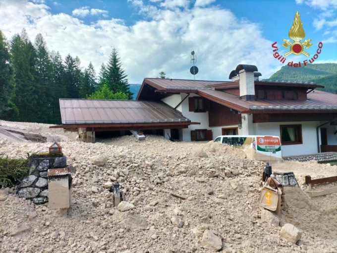 Emergenza in Cadore: Alemagna bloccata e case isolate per un’altra frana a Borca