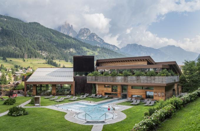 Tra le Dolomiti, l’eccellenza spumantistica incontra il benessere