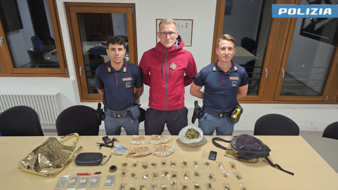 Arrestato 30enne a Cortina: aveva mezzo chilo di marijuana in casa
