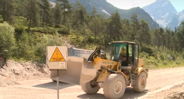 Frana a San Vito di Cadore: riaperta all’alba la statale Alemagna, di nuovo accesso diretto a Cortina