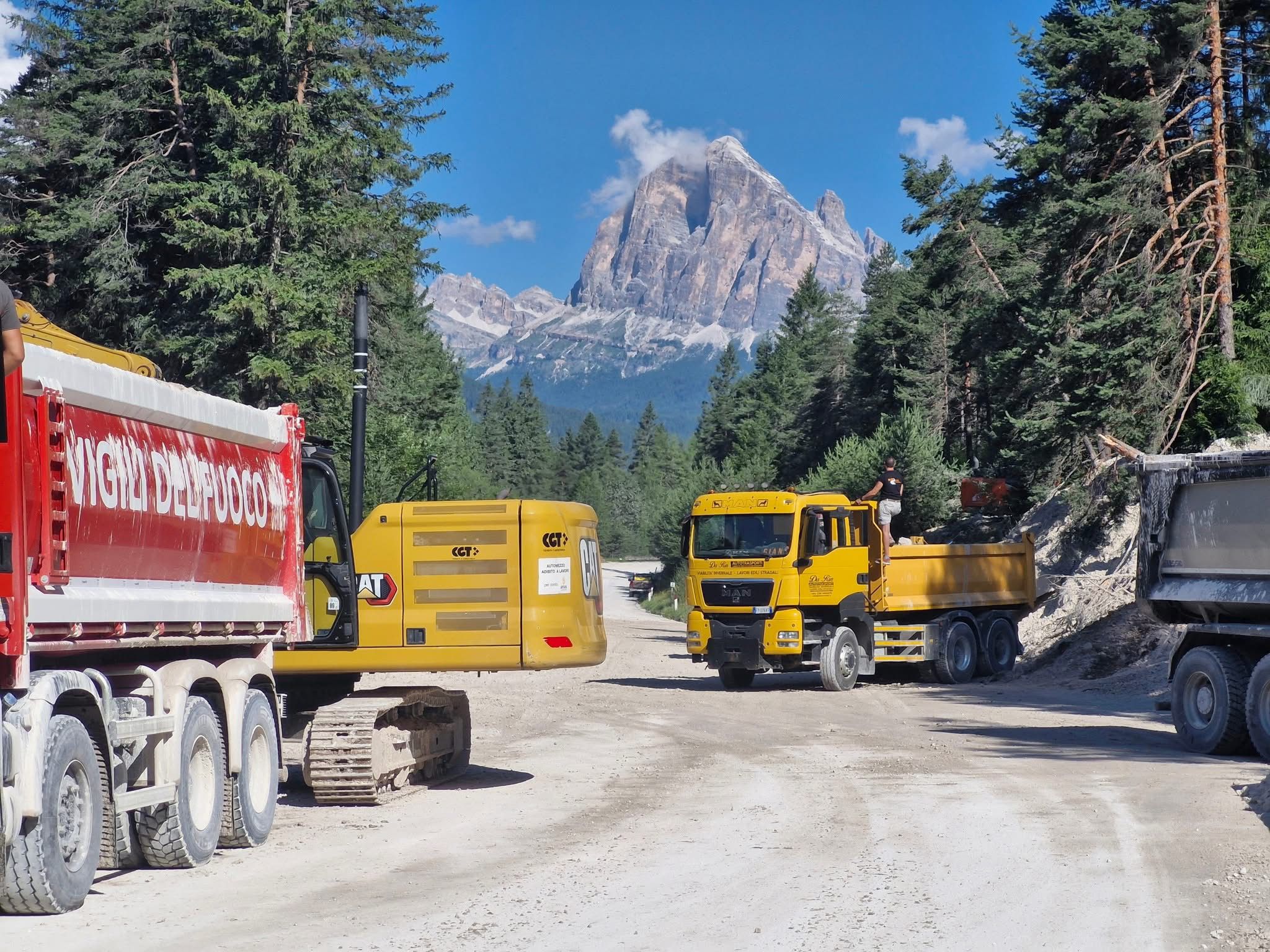 Frana San Vito, Alemagna riaperta ai mezzi di soccorso. Possibile installazione di telecamere per monitorare l'area