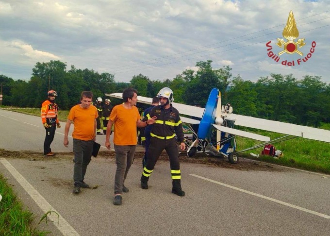 Ultraleggero precipita a Santa Giustina, ferito il pilota