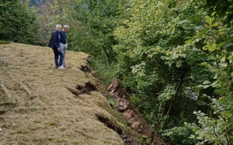 Ospitale di Cadore, crolla il muro sotto il cimitero: evacuata un’abitazione