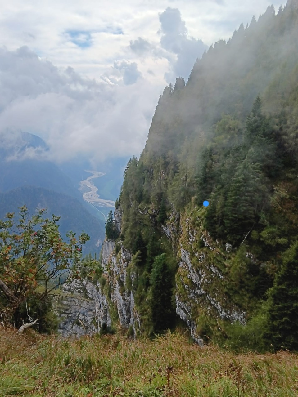 Monte Coro, 29enne perde il sentiero e resta intrappolato: salvato dal Soccorso alpino