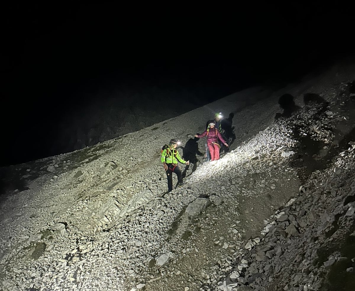 Bloccati in parete tutta la notte: alpinisti spagnoli individuati con la termocamera