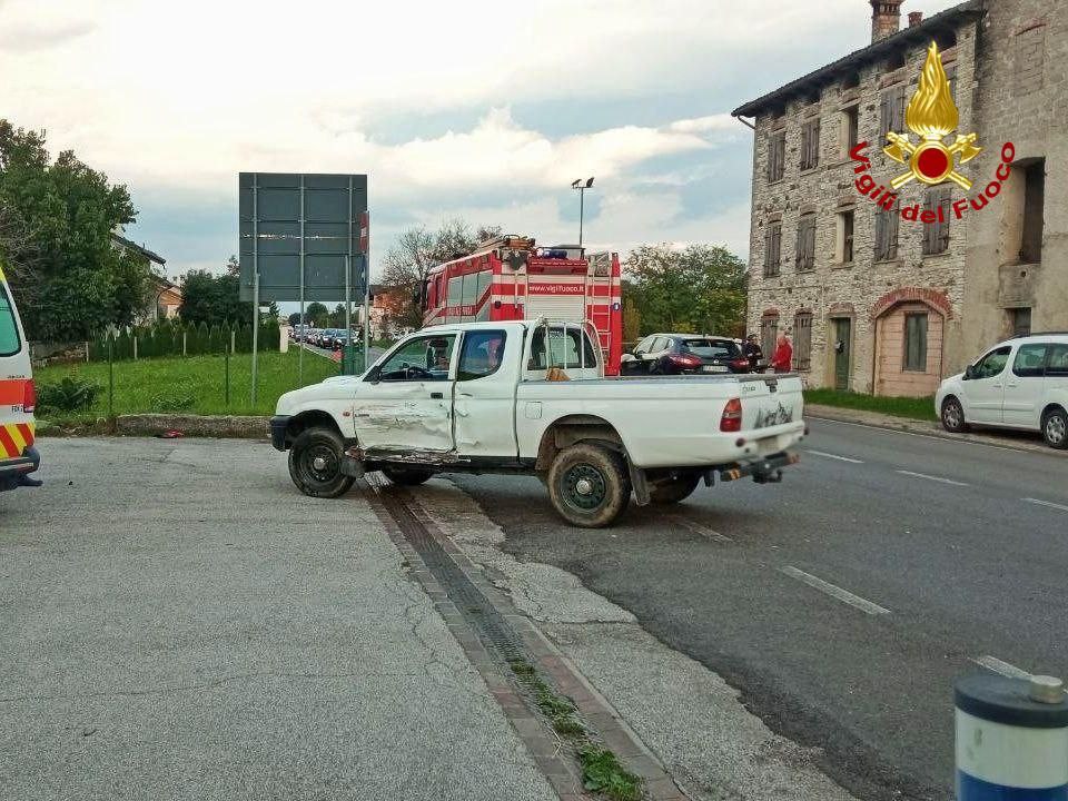 Schianto tra auto e moto a Borgo Valbelluna: muore centauro 28enne