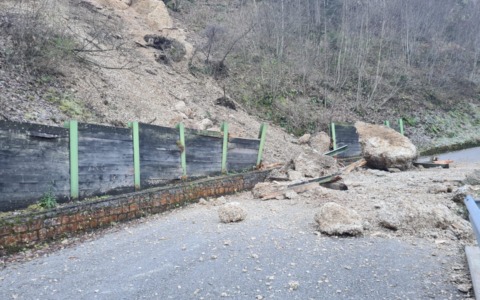 Frana sulla Provinciale 10 ad Alano: strada chiusa