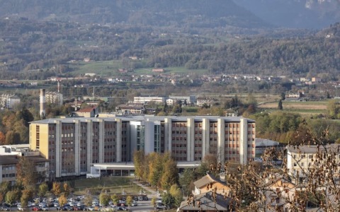 Bimba morta dopo le dimissioni dall’ospedale: autopsia attesa per venerdì