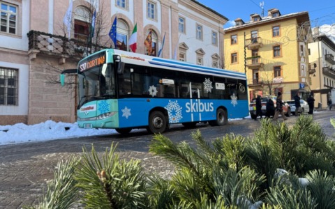 Skibus Cortina, via al nuovo piano per l’inverno 2025/26