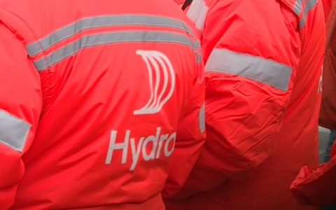 Il confronto sulla Hydro: ancora non licenzia, ma conferma chiusura del sito di Feltre