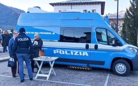 Belluno, la Questura lancia la campagna “È sempre 25 novembre”