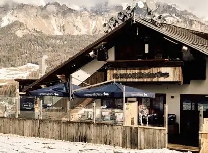 Harmont & Blaine conquista il Cortina Fashion Weekend: debutta la capsule “Cortina a Colori”