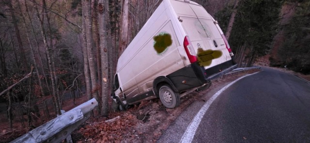 Furgone fuori strada sul Passo Sant’Antonio