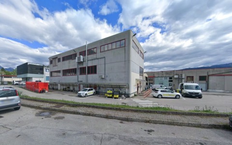 “Costretti alle stufette”: riscaldamento guasto nel centro logistico postale a Belluno