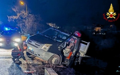 Travolto dal suo furgone: morto artigiano di 58 anni a Ponte nelle Alpi