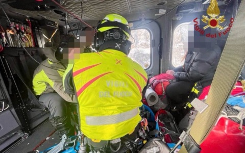 Escursionisti bloccati dalla neve a Taibon Agordino: recuperati in elicottero dai vigili del fuoco