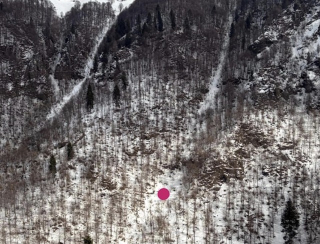 Grappa, escursionista scivola per 250 metri nel canale innevato e muore